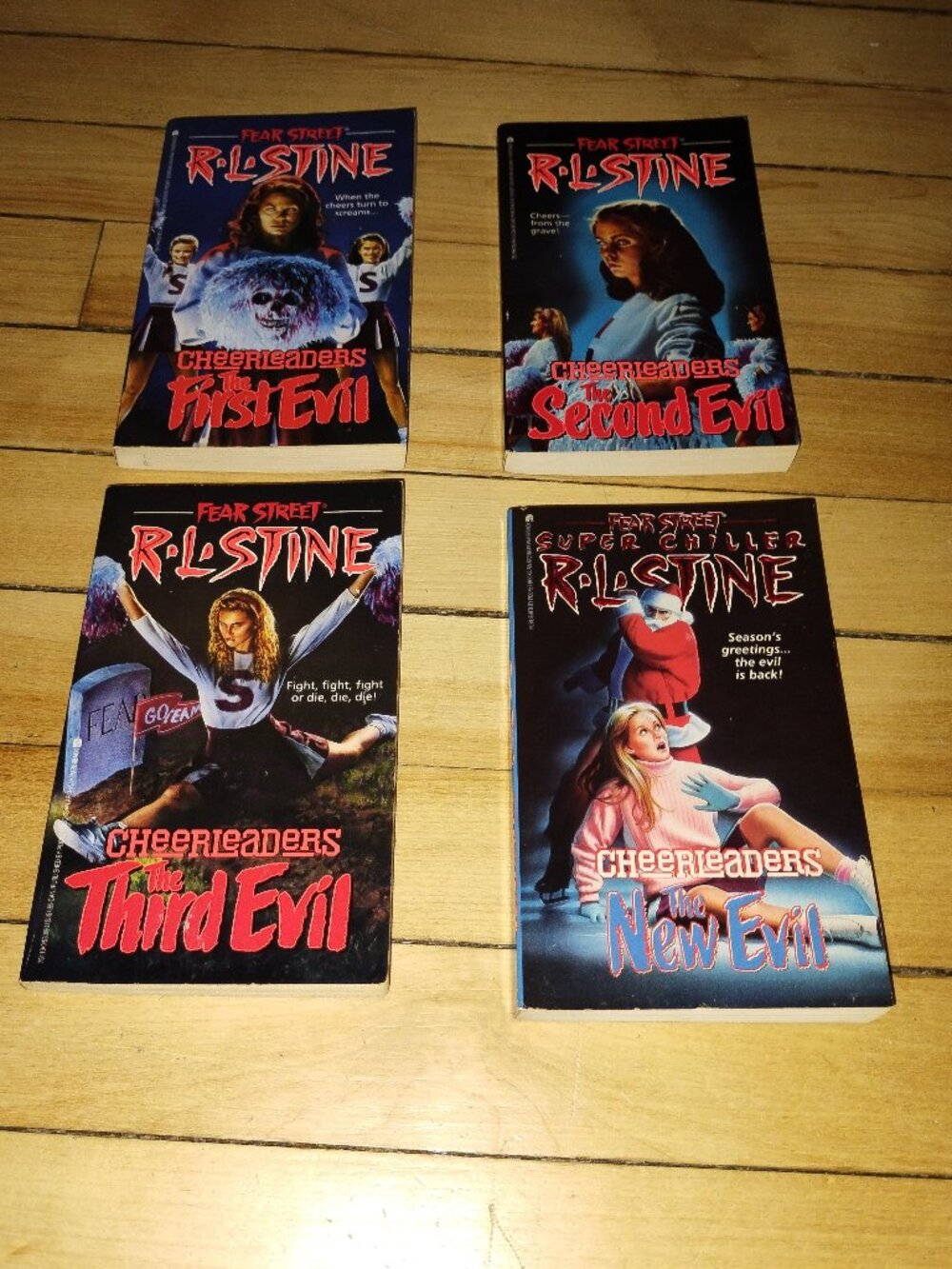 Fear Street : Cheerleaders 4 Books (R.L. Stine) Paperback